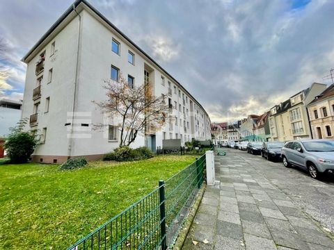 +++ Please understand that we will only answer inquiries with COMPLETE personal information (complete address, phone number and e-mail)! ++ This attractive 2-room apartment in the sought-after Weidenpech district of Cologne offers you a unique opport...