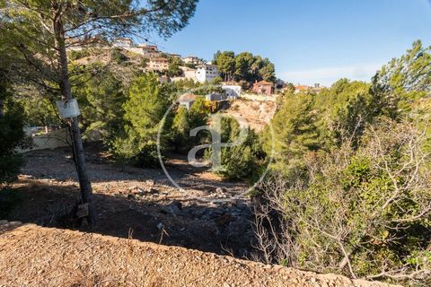 Terreno urbano en venta en calle Picos de Europa Grundstück von 1984 m2 Im Großraum von Sierra Perenchiza - Cumbres de calicanto - Santo d und Chiva.   Ref. VV2311051