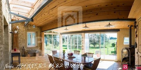 Private Properties - Nicolas Abonnenc presents you exclusively this superb opportunity for lovers of space and tranquility! Without vis-à-vis in the countryside 5 minutes from the center and north of Romans Sur Isère! This large recently renovated ho...