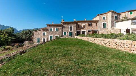 FIRST MALLORCA presents you with a wonderful opportunity not only to buy a property, but for a magical home that is located in one of the most beautiful villages in Spain, Fornalutx, surrounded by the Serra de Tramuntana, a UNESCO World Heritage Site...