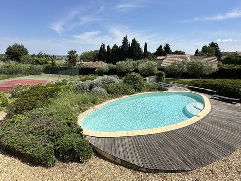 Propriété exceptionnelle avec piscine et court de tennis