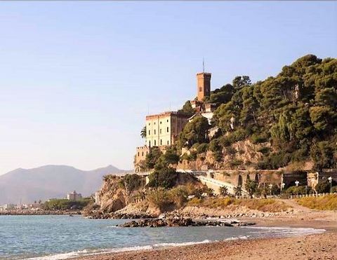 Price on request This previous 18th century castle has been newly restored as multiple 1 & 2 bedroom apartments in a complex. The apartments has a stunning view over the sea and its own private beach. Price on request This previous 18th century castl...