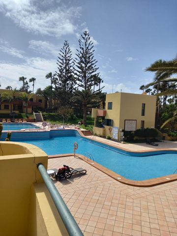 Just 500 meters from the beach, and only 1 km from the town center is the Atlantic Garden complex. We have a ground floor and first floor apartment for sale. The complex has a swimming pool, gym and bar. The apartments are 36 m2, have 1 bedroom, 1 ba...
