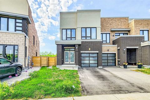 Gorgeous Executive End Unit Townhome Backing To Conservation In Prestigious 