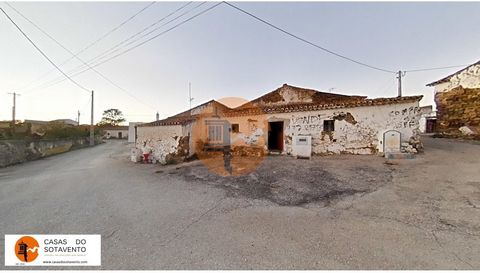 Rustic house in ruin, with 75 m2, in the village of Corte Nova, parish of Odeleite, municipality of Castro Marim. With Little Patio. In The Village of Corte Nove, there is Electricity, Public Lighting Network water, piped, telephone line and sewerage...