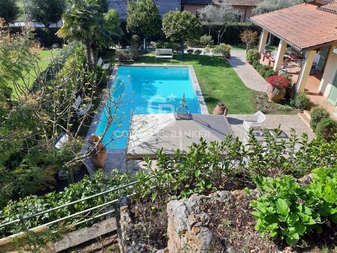 Villa Artemisia is located in the sought-after foothill area of Pietrasanta, in a very private position about 3600 meters from the beaches of Forte dei Marmi, its large and luxuriant garden full of flowers and fruit trees, partly develops on the slop...