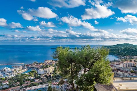 Villa for sale in Beaulieu Sur Mer with a large terrace and swimming pool, offering a beautiful panoramic sea view. This house offers an interior area of 130 m², as well as the advantage of the proximity of the airport (30mn), schools, the city cente...