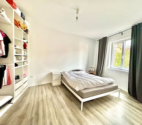 New seven-apartment building with its own private enclosed parking. The Heating is wärmepumpe and underfloor heating with individual regulation. This representative apartment consists of huge living area, big bedroom with a spacious wardrobe, bright ...
