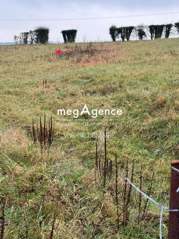 Nice plot of land located in Mametz, a village near Albert and Méaulte, demarcated, not serviced and excluding subdivision with an area of ??1378m². Ideal if you are looking for calm close to a city!