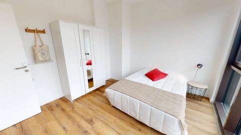 This sublime private room in a shared apartment, furnished, equipped and turnkey in Asnières sur Seine offers comfort and design. It has many amenities such as a comfortable and hypoallergenic double bed with comforter and pillows. All you have to br...