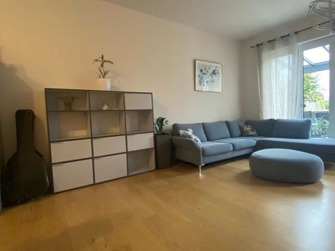 Fully furnished, 3 bedroom, 1 children room townhouse. 300 meters to the train stop Mannheim Friedrichsfeld. Heated floors, one full bathroom, one shower plus guest bathroom at the entrance. Terrace and a little garden. Available from Jan 1st 2024, M...