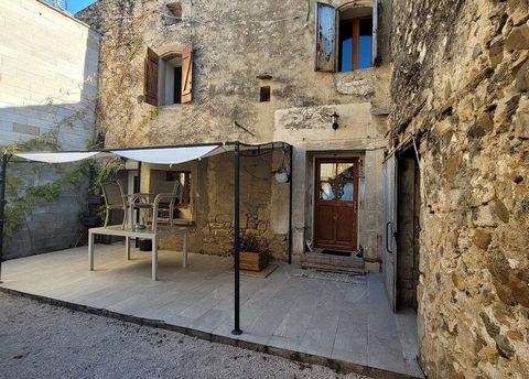 Historical village with all amenities, 2 restaurants,school, 15 minutes from Beziers, 20 minutes from Pezenas, 25 minutes from the coast and 10 min from the Orb river. Very pretty village house with 130 m2 of living space on 3 levels, including 3 bed...