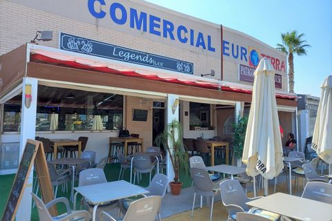 Two commercial units currently used as a successful bar located on El Raso with sitting tenants. There is a good size, fully fitted professional kitchen, 2 client bathrooms (male and female), a large bar area with ample room for a pool table and spac...