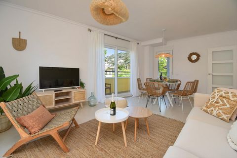 Prachtig en gezellig appartement in Javea, Costa Blanca, Spanje met gemeenschappelijk zwembad voor 6 personen. De woning ligt in een residentiële omgeving. De woning heeft 3 slaapkamers en 2 badkamers. De accommodatie biedt uitzicht op het dal, de be...