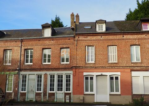 Townhouse, brick and flint, 1900 period, Saint Valéry en Caux, Seine-Maritime (76), for sale. 2 steps from the marina, close to the town center and the beach of Saint Valéry en Caux, this small townhouse offers a living area of 75.53 m2 on the ground...
