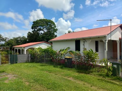 Dpt Guadeloupe (971), à vendre PETIT BOURG maison P5 - Terrain de 2 100,00 m²