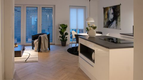 Stay where others go on holiday - stylish ground floor flat in the historic city centre of Xanten. Enjoy a stylish experience in centrally located accommodation. Aesthetics are already evident from the outside in an architect's house newly built at t...