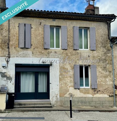 10 minutes from Langon, in the town of Saint André du Bois, come and discover this house. It consists on the ground floor of a living room, a kitchen with a fireplace, a dining room with storage, a bathroom, and a toilet. Upstairs, three bedrooms, on...