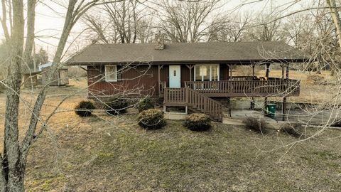 This quaint 3 bedroom and 2 bath brick home is nestled on a spacious corner lot in the Hickory Hills Subdivision. This 2116 square foot home is complete with large covered back deck and a wood burning fireplace. Call today for your private showing. L...