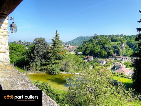 Rare in the town of CREMIEU, stone character house, enjoying 220 m2 of living space. Located on the heights of CREMIEU, you will enjoy outside a magnificent view of this medieval village while remaining close to all its amenities. Calm reigns supreme...