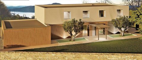 In a fabulous green position, about 15 minutes from the beaches of Lake Maggiore and Arona, for sale a very modern villa with enchanting views, swimming pool and large land, still to be built. Interior area of over 350 square meters, luxury finishes,...