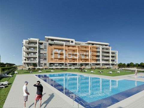 Apartamento T3 de Luxo, Frente ao Mar, 147m2, terraço de 44m2 no empreendimento LOS CAMALEONES. O complexo está localizado à beira-mar numa das áreas mais exclusivas e privilegiadas de Isla Canela e beneficia de acesso direto ao passeio marítimo e à ...
