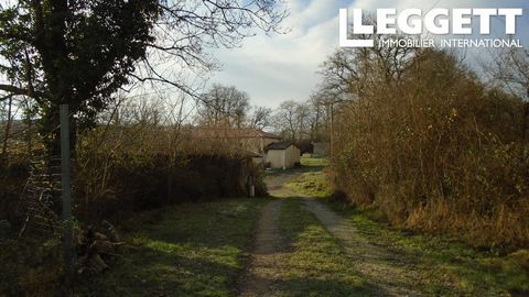 A26262SHA86 - This is a super countryside property set in grounds of 3350m2 with no close neighbours, situated not far from the popular tourist towns of Availles Limouzine and Confolens. This property has been renovated to a good standard and boasts ...