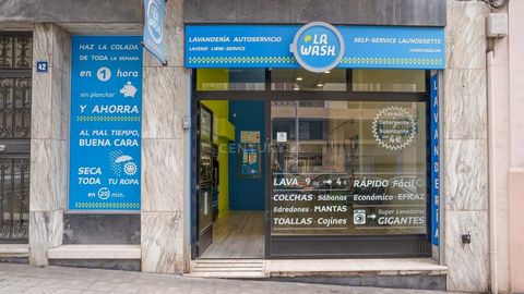 ¿Are you looking for a solvent business, without employees ?. Beside, that is profitable and easy to manage? If you would like it to also be located in a central area of Santa Cruz. Then, !this is your chance!. Self-service laundry with washing and d...