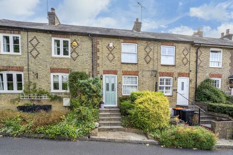 A charming two double bedroom character cottage situated in the heart of the picturesque village of Studham, backing onto open countryside and in an area of outstanding natural beauty. Nestled within the highly sought semi rural Bedfordshire village ...