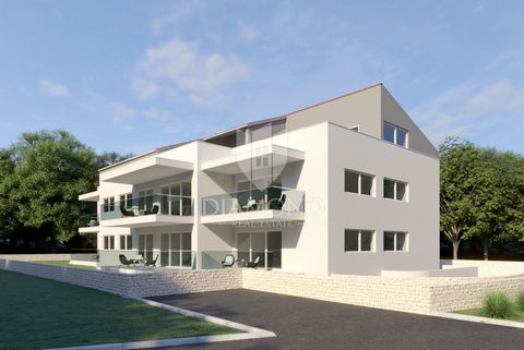 Location: Istarska županija, Rovinj, Rovinj. Istria, Rovinj Just a step away from the beaches and the beautiful blue sea, there is a building under construction, the completion of which is planned by December 2023. It is located in an excellent locat...