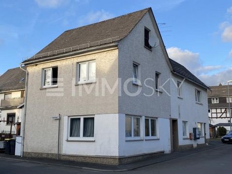 Kreative Handwerker aufgepasst! Ein Traumhaus zu einem Traumpreis? Und das in einer der begehrtesten Wohnortschaften in der Region? Bitte schön! Dieses Einfamilienhaus mit einer potenziellen Wohnfläche von ca. 200 m², welche auf 6 Zimmer, Küche und B...