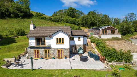 OVERVIEW Guyscliffe Farm has so much to offer and is perfect for those looking for a slice of the good life in the heart of the North Devon countryside. This fabulous 'lifestyle' home presents a range of different opportunities for the new owner and ...