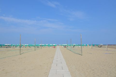 El complejo está situado en Lido di Spina, a lo largo de la costa Adriática, en el entorno tranquilo del Po Delta Park, a 500 metros del mar. El complejo cuenta con una maravillosa piscina de 300 mq con hidromasaje y un área de juego para los niños. ...