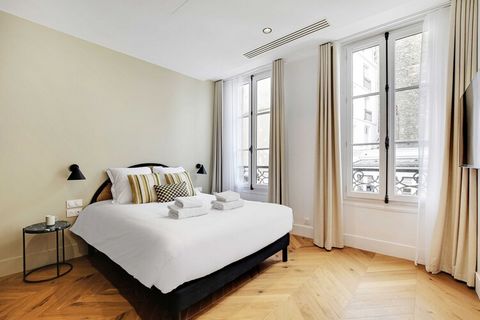 Checkmyguest vi offre questo lussuoso appartamento di 45 m² nel cuore del quartiere Madeleine, nell'8° arrondissement di Parigi. A due passi dall'Opéra Garnier, emblema della musica e della danza, e dalla chiesa neoclassica della Madeleine sull'omoni...