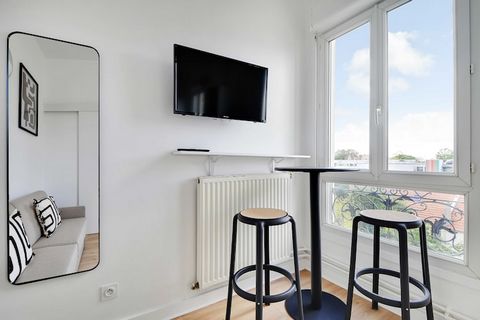 Checkmyguest bietet Ihnen ein gemütliches 14 m² großes Studio in Malakoff, südlich von Paris. Dieser kleine Kokon mit Schlafsofa ist perfekt für einen romantischen Kurzurlaub und bietet optimale Privatsphäre und Komfort. Nutzen Sie die unmittelbare N...