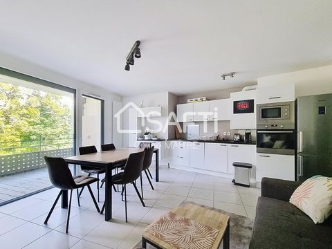 Exclusive! This apartment is ideally located close to shops, main roads, and bus lines. It's in a quiet neighborhood, just a 10-minute bike ride from the lake and the hyper-center of Annecy. This 2016 residence meets the RT2012 standards, is modern, ...