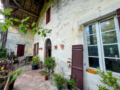 Te koop: Schitterend stenen huis in Beauziac Ontdek dit prachtige stenen huis, een zeldzaam pand dat wordt gerenoveerd, gelegen in Beauziac. Dit huis van het type T6, daterend uit de negentiende eeuw, biedt een bewoonbare oppervlakte van 163 m2, met ...