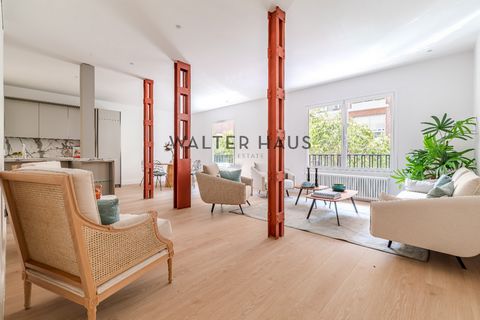 This elegant exterior apartment for sale, located in the distinguished Goya neighborhood in Madrid, has an area of ​​137 m² completely renovated and designed to offer maximum comfort. Its large spaces and abundant natural light, distributed in three ...