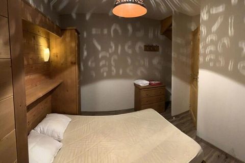 Steigern Sie Ihren Urlaub in den Bergen mit dieser wunderschönen Maisonette-Wohnung vom Typ 3 von 60 m² mit allem Komfort auf dem Anwesen Fontbonne, der Residenz Le Chalet des Rennes mit erstklassigem Service Residenz am Fuße der Pisten Typ-3-Wohnung...