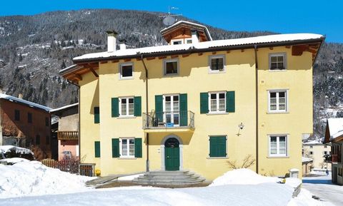 Graziosi appartamenti arredati in modo confortevole nel centro della località di sport invernali di Pellizzano. Sei a circa 925 metri di altitudine in Val di Sole, nel Trentino occidentale. Gli appartamenti, in stile tradizionale, sono dotati di ogni...