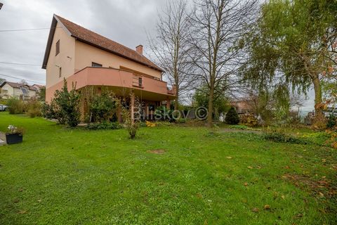 Brdovec A beautiful detached house of approx. 280 m2 (gross) on three floors, built in 1990. The house was completely renovated in 2017. It consists of ground floor, first floor and attic. The ground floor consists of a hallway, a living room, a summ...