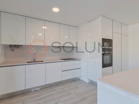 Under construction, with delivery expected in December 2025. Modern and spacious 3 bedroom flat. East-west solar orientation. The flat is located on a high ground floor. The spacious living room of 32.30 m2 with lots of natural light,. Two bathrooms,...