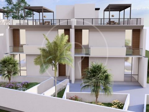 Excellent private condominium under construction, on a plot of 2,743 sqm. This condominium consists of 4 semi-detached houses T4 consisting of 3 floors, with private pool and garden. House A Floor 0: Entrance hall Common room Kitchen open to the livi...