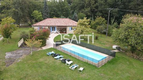 Située dans la charmante commune de Bars, cette MAISON EN PIERRE de 129 m² datant de 1970 bénéficie d'un cadre paisible sur un terrain de 2974 m². Bars offre un environnement calme et verdoyant, tout en restant proche des commodités essentielles. À l...