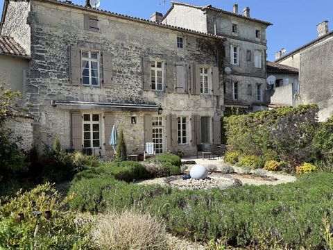 MAISON DE CARACTERE