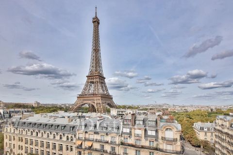CHAMPS DE MARS - UNE DES PLUS BELLES VUE DE PARIS