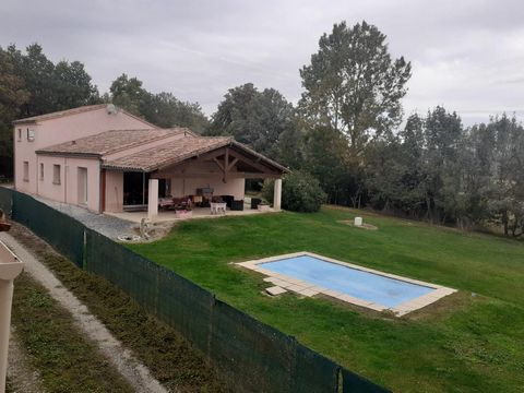 Maison 6 pièces, garage et terrain de 4400 M²