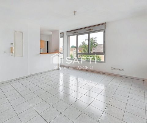 T3 lumineux avec balcon et parkings