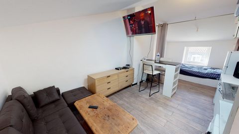 Studio place de la barre