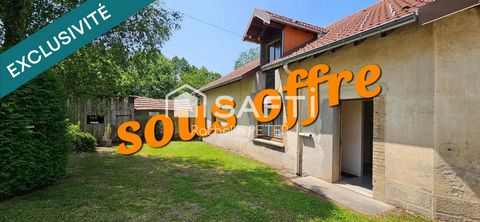 Gros potentiel pour cette grande maison de village à rénover, avec terrain plat, toiture neuve !